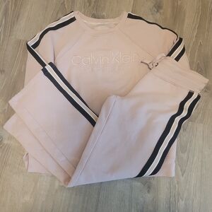 ‼️OFFERS‼️NWOT Calvin Klein Performance Muave Sweat Suit